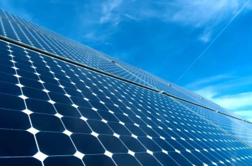 Co to jest opłata zastępcza OZE i jak uniknąć niepotrzebnych kosztów