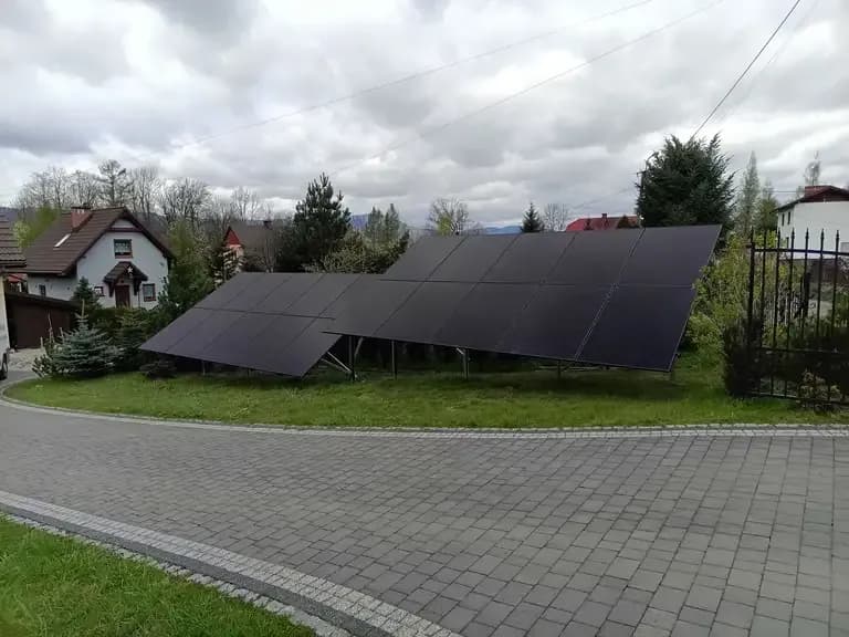 Ile energii wyprodukuje fotowoltaika 7 kW? Sprawdź kluczowe czynniki!